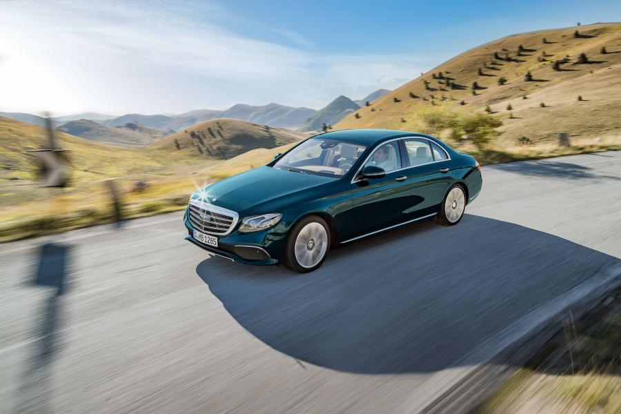  Mercedes-Benz E350e Exclusive Line 2016 года  (фото 7 из 21)